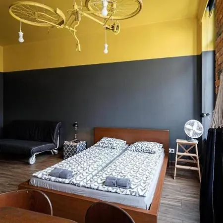 Close Golden Wroclaw&k28 Вроцлав